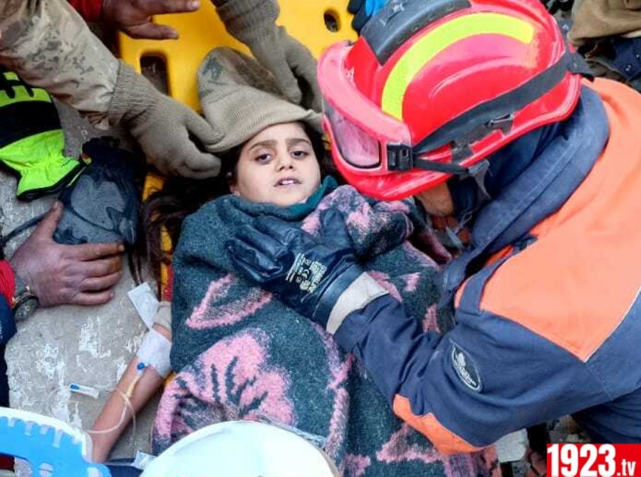 İBBİTFAİYE EKİPLERİ ENKAZ DEPREM